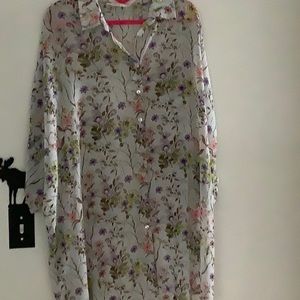 Lightweight Sheer Flowing top